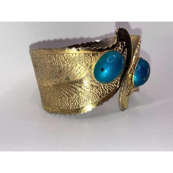 Vintage Faux Turquoise Silver-Tone Cuffs Hinge 2.25 Inch Wide Bracelet! - Picture 6 of 9